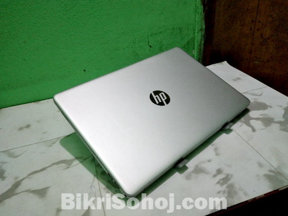 HP Notebook i5 8th-G 12/256 2GB GPU